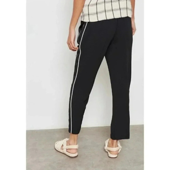 Topshop Trousers Relaxed Fit Pleated Pants Black White Side Stripe  Size 4 NWOT - Picture 3 of 14